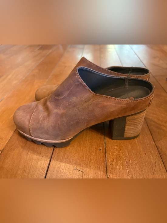 Sorel Shoes - Sorel Brown Leather Stacked Heel Mule Boot